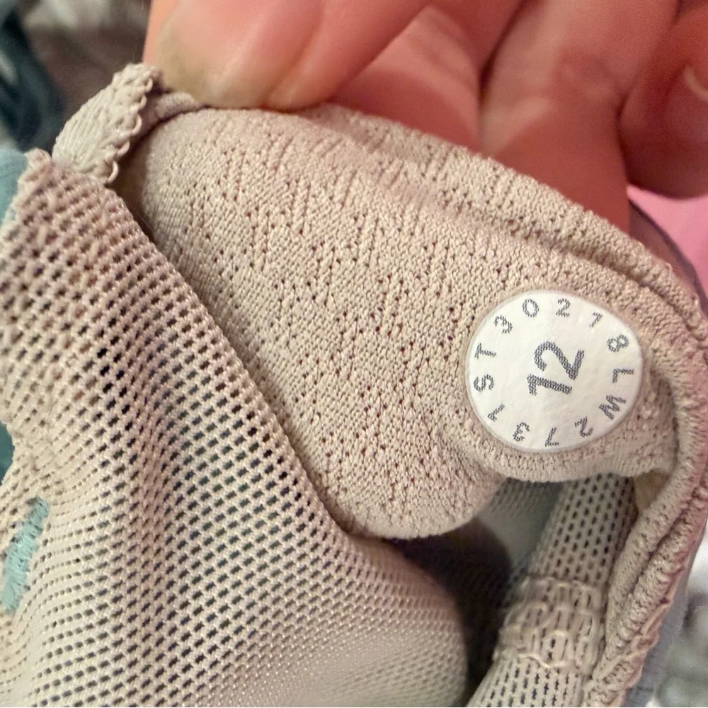 Excellent condition Lululemon Free To Be wild Rip tide/ Sea steel Bra Size: 12 - Picture 7 of 7